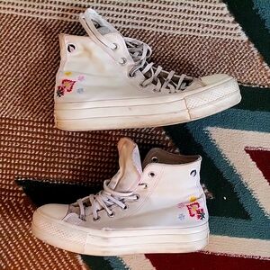 White High-Top Platform Sneakers with Embroidery Converse Womens Size 8.5
